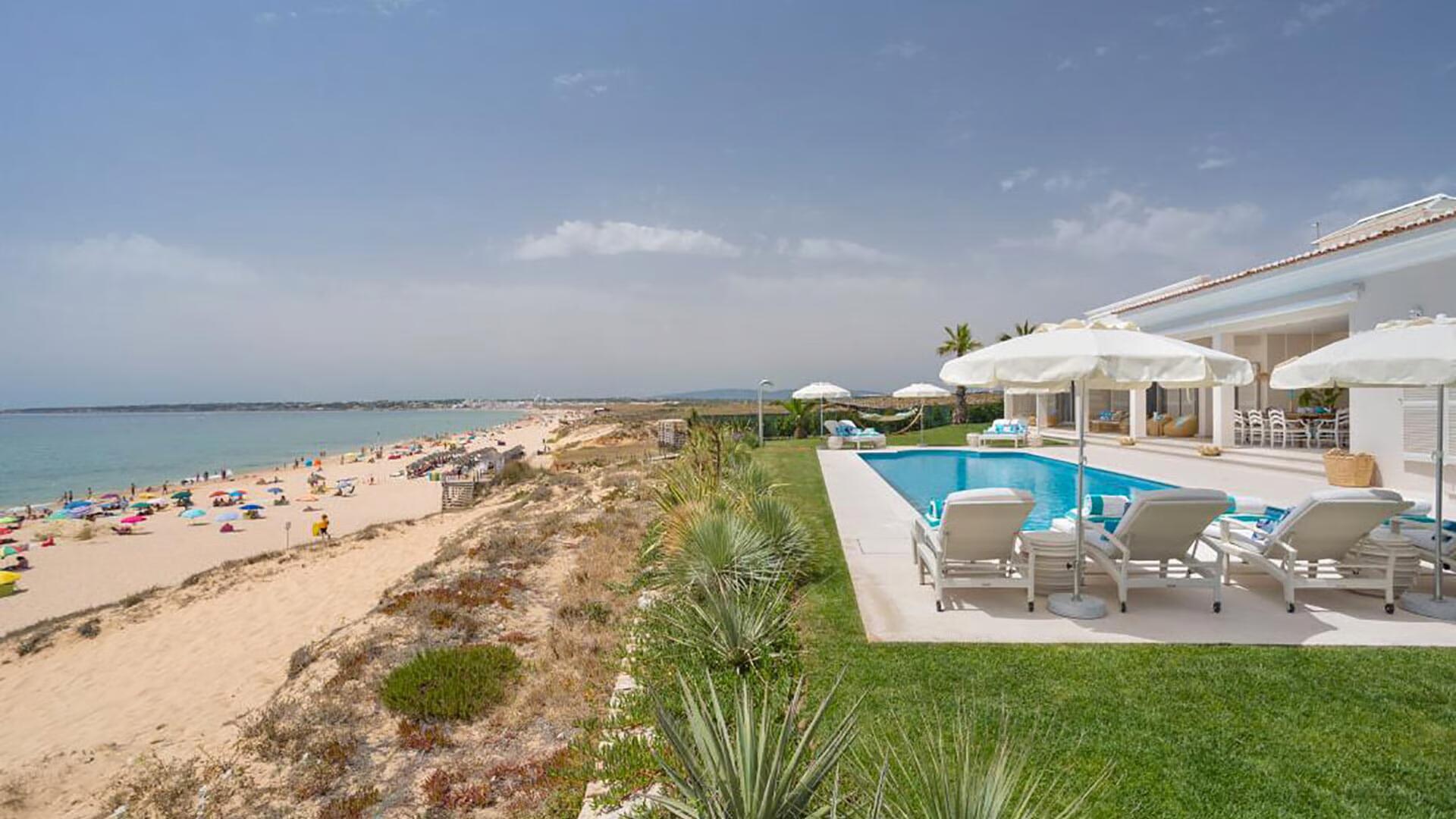 Hibiscus Beach Villa – Image 3